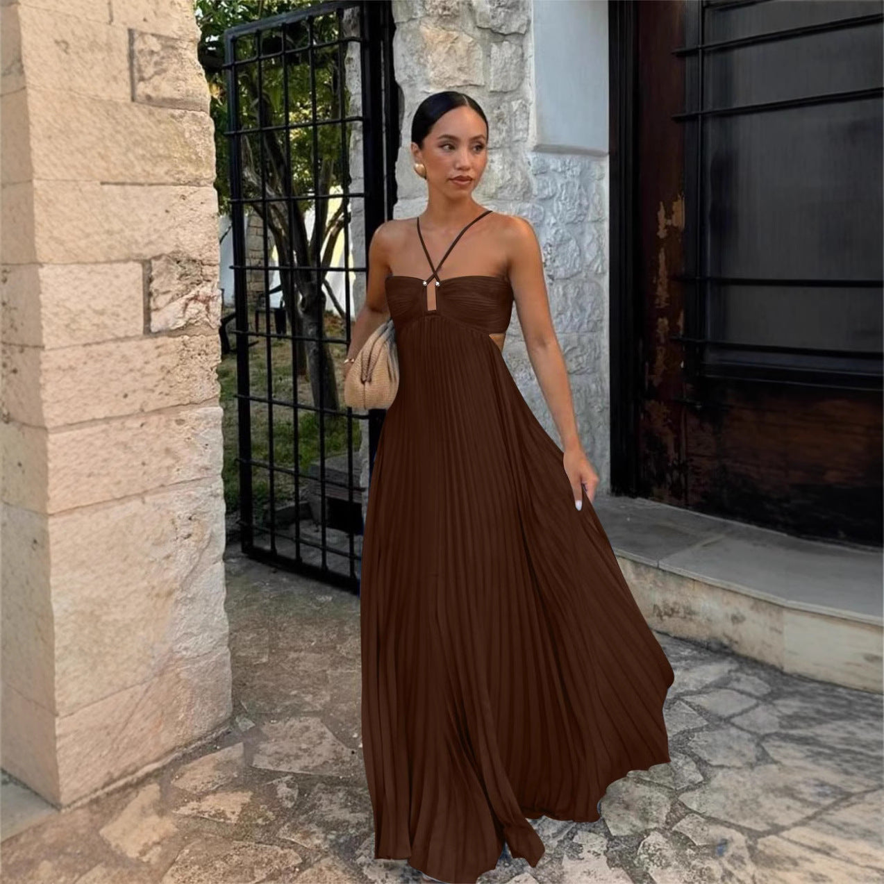 Elegant Pleated Maxi Dress with Strappy Tube Top – Flowy & Feminine Silhouette
