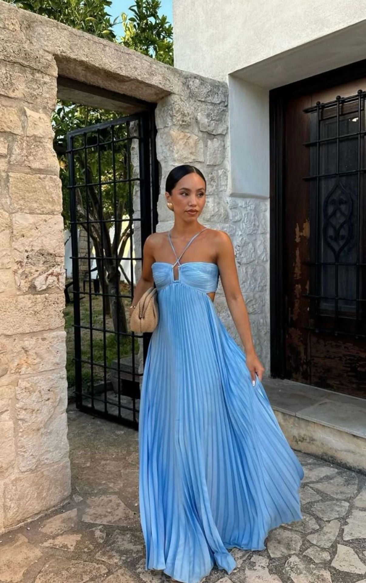 Elegant Pleated Maxi Dress with Strappy Tube Top – Flowy & Feminine Silhouette