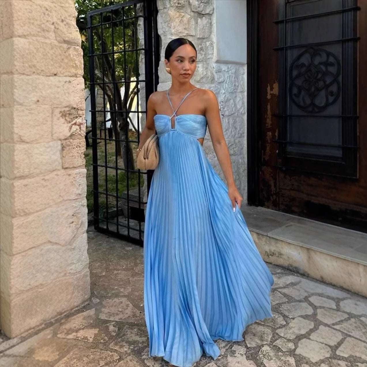 Elegant Pleated Maxi Dress with Strappy Tube Top – Flowy & Feminine Silhouette