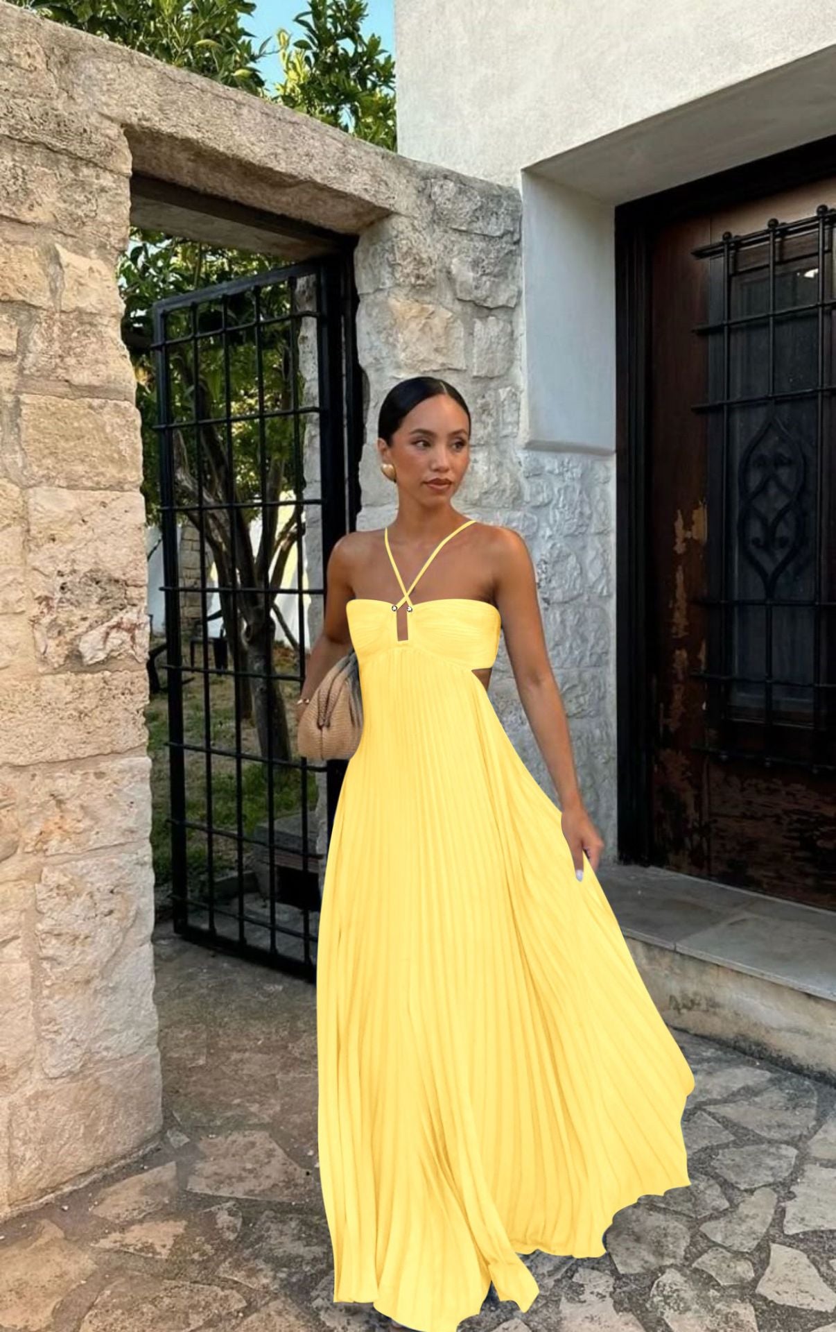 Elegant Pleated Maxi Dress with Strappy Tube Top – Flowy & Feminine Silhouette