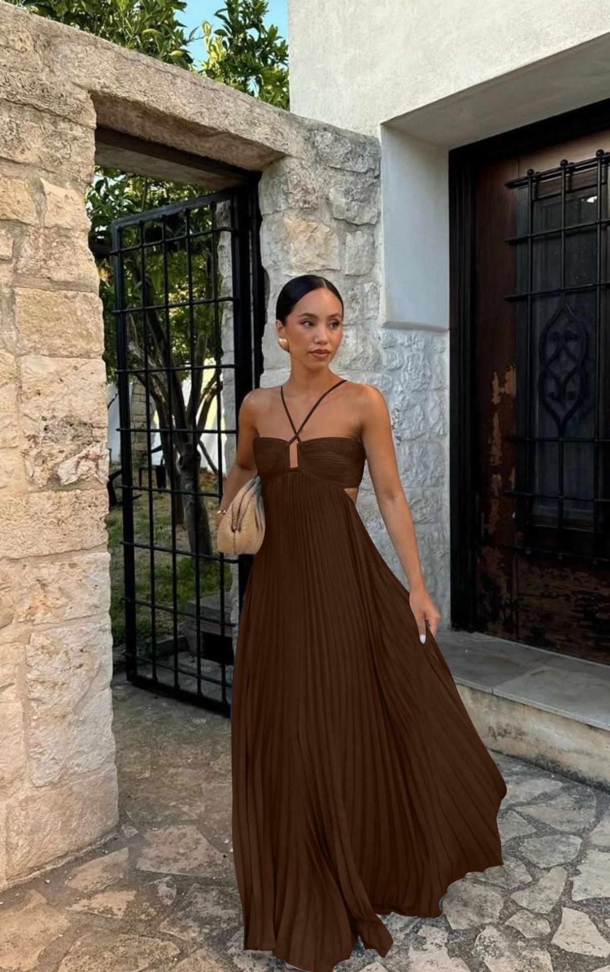 Elegant Pleated Maxi Dress with Strappy Tube Top – Flowy & Feminine Silhouette