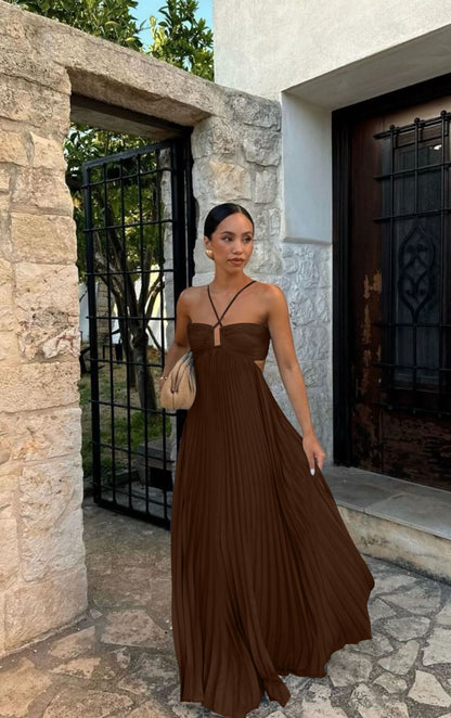 Elegant Pleated Maxi Dress with Strappy Tube Top – Flowy & Feminine Silhouette